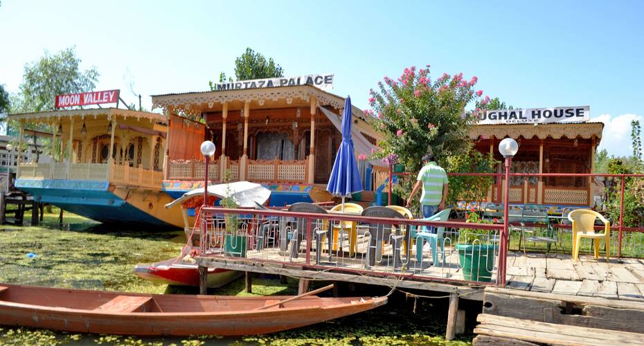 Murtaza Palace Houseboat, Srinagar 1